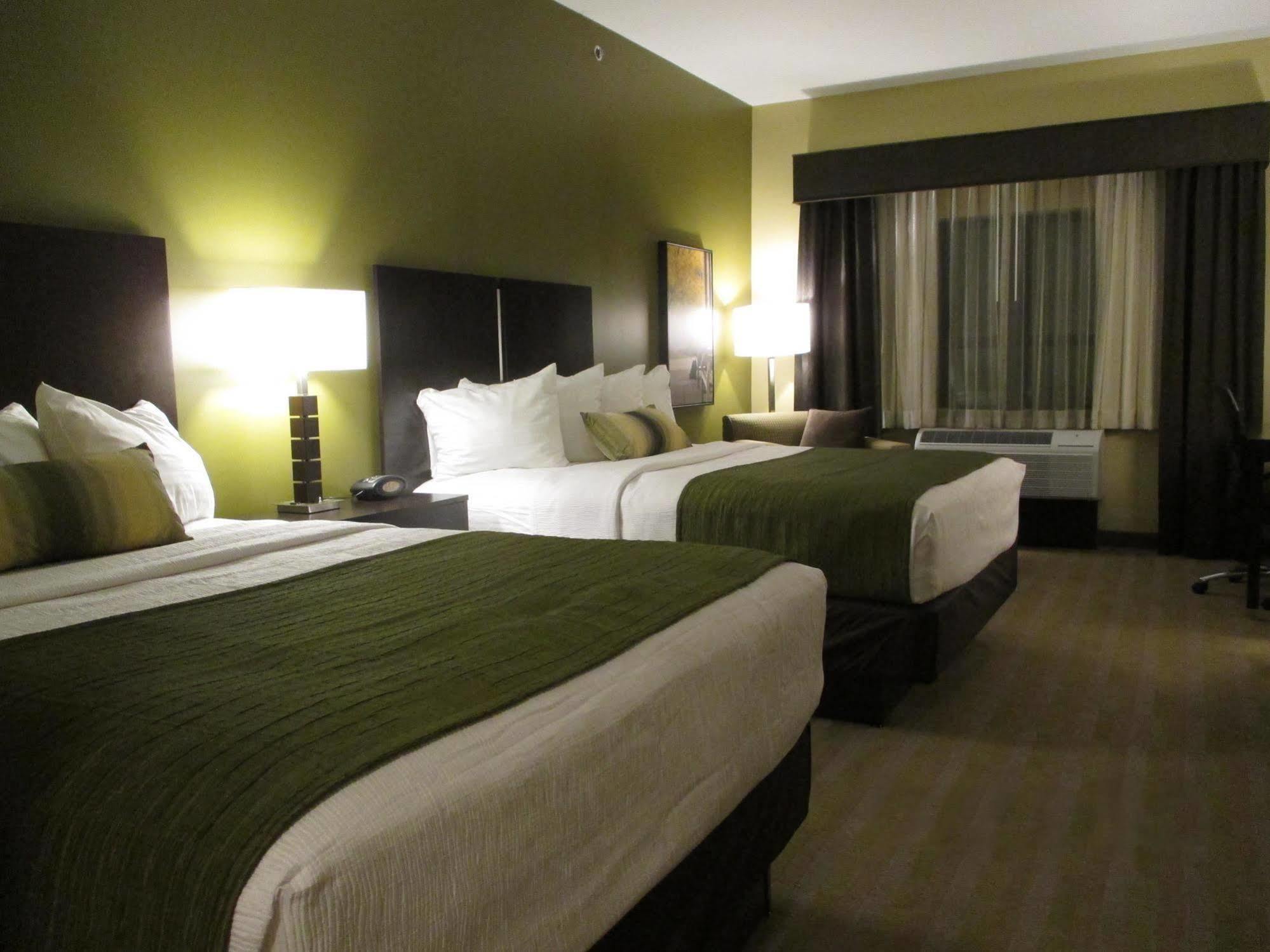 Best Western Plus Franciscan Square Inn & Suites Steubenville Ngoại thất bức ảnh